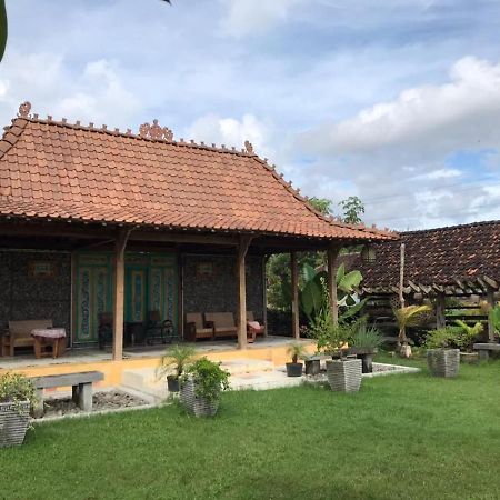 Legiyem Homestay Джокякарта Екстериор снимка