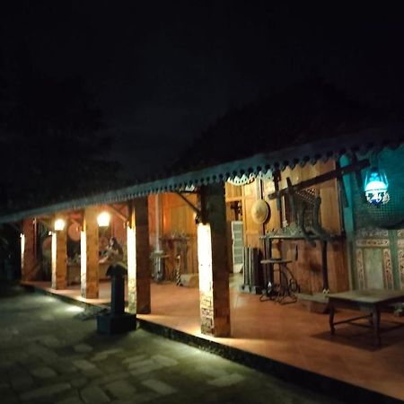 Legiyem Homestay Джокякарта Екстериор снимка