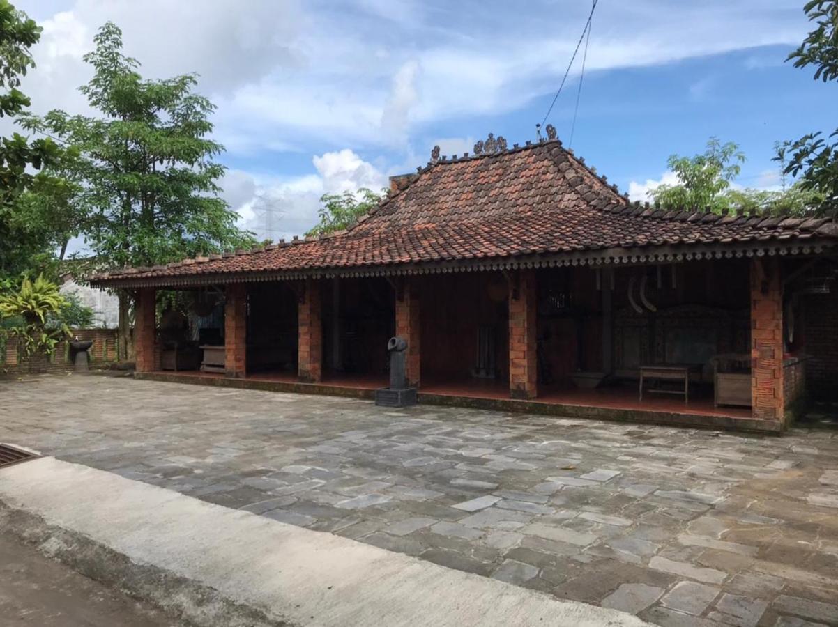 Legiyem Homestay Джокякарта Екстериор снимка